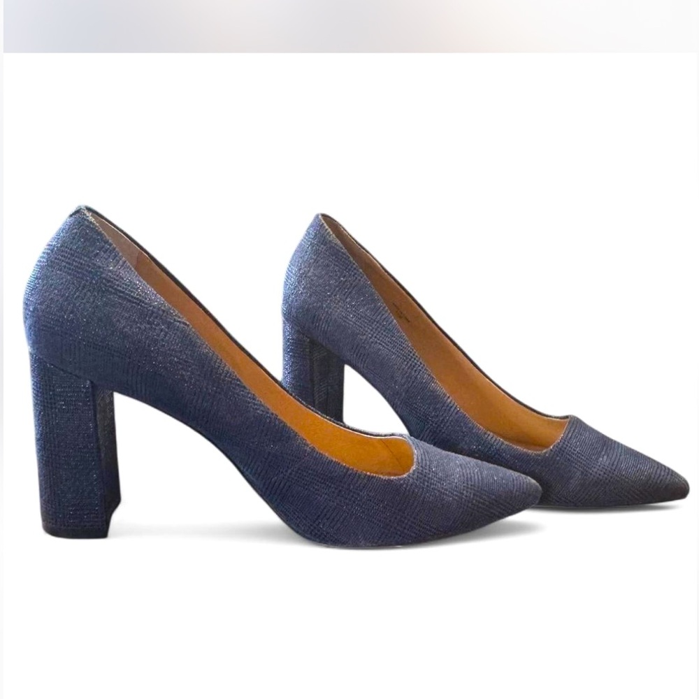 Banana Republic Navy Textured Block Heels – Size 11